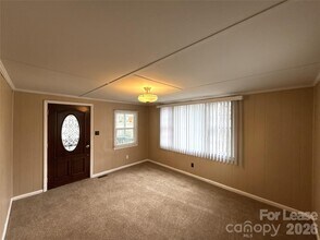 3131 Seymour Dr in Charlotte, NC - Building Photo - Building Photo