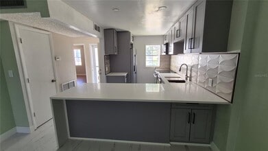 3815 N Oak Dr in Tampa, FL - Building Photo - Building Photo