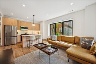1341 W Estes Ave in Chicago, IL - Building Photo - Building Photo