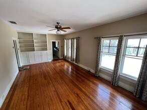 126 Abiso Ave in San Antonio, TX - Building Photo - Building Photo