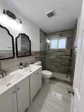 2015 N 32nd Ave in Hollywood, FL - Foto de edificio - Building Photo