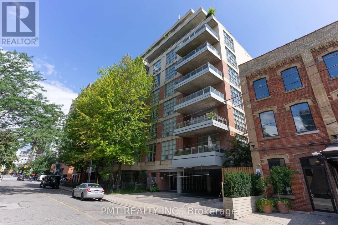 19-519 Brant St in Toronto, ON - Building Photo