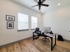 6520 Couch St in Houston, TX - Building Photo - Building Photo