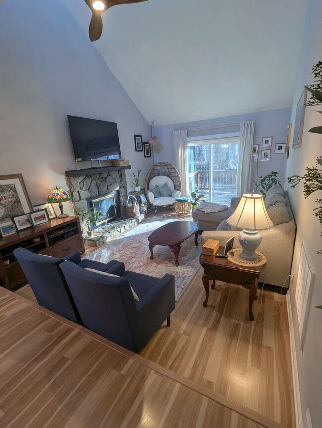 5513 Kaplan Dr in Raleigh, NC - Foto de edificio - Building Photo