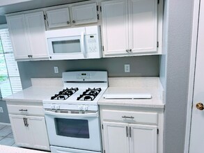 31338 Frans Hals Dr in Winchester, CA - Building Photo - Building Photo