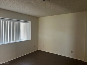 354 Legacy Dr in Henderson, NV - Building Photo - Building Photo