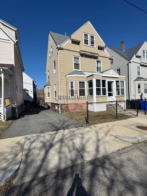 property at 62 Saunders St
