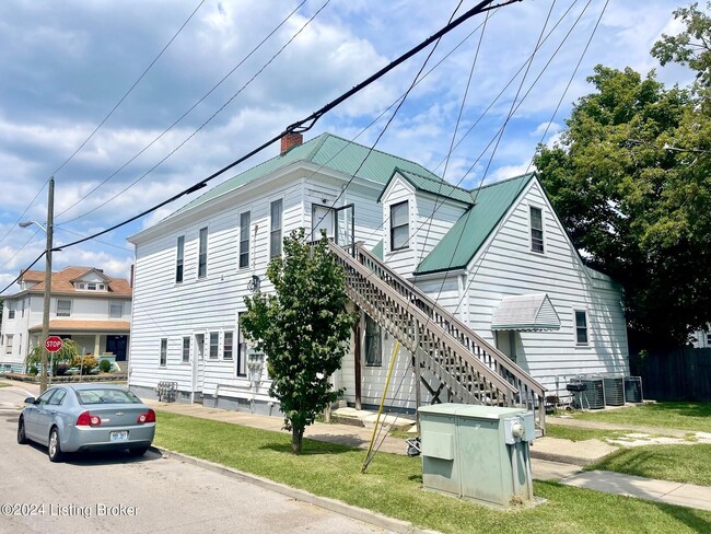 1902 E Oak St in New Albany, IN - Building Photo - Building Photo