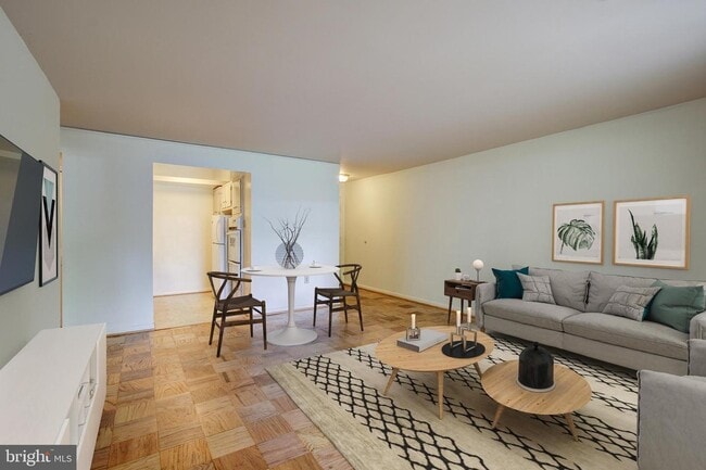 10200 Rockville Pike, Unit 102 in North Bethesda, MD - Building Photo - Building Photo