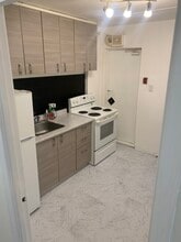 1490 Dufferin St in Toronto, ON - Building Photo - Building Photo