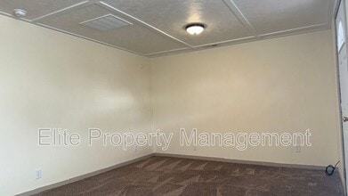 2727 Santa Fe Dr in Pueblo, CO - Building Photo - Building Photo