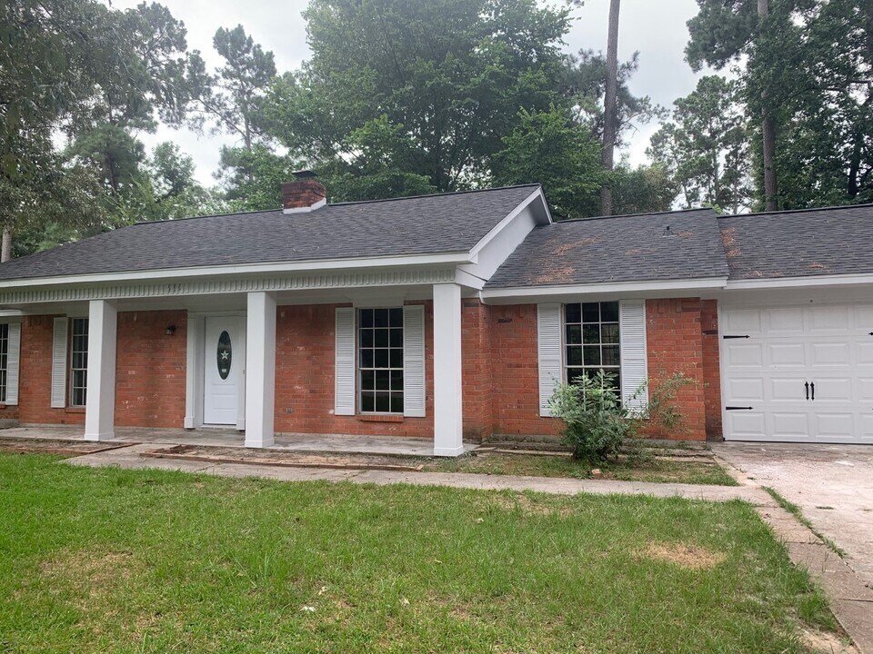 334 Gamewood Dr in Spring, TX - Building Photo