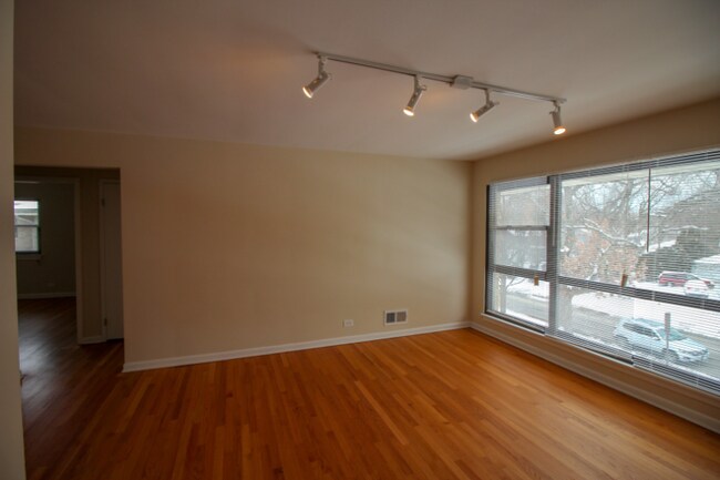 1942 Linden Ave in Highland Park, IL - Building Photo - Building Photo