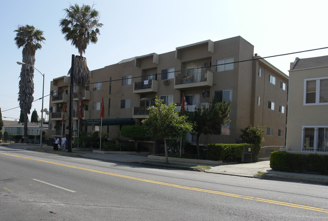 Studio Pointe Apartments in Los Angeles, CA - Building Photo - Building Photo