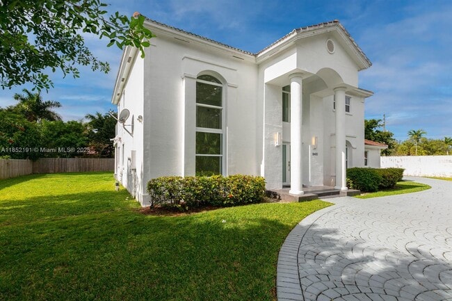 property at 18400 SW 77th Ct