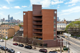 Archer Place in Chicago, IL - Building Photo - Building Photo