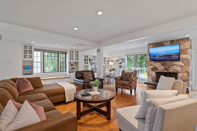 11203-11275 75 Ave NW