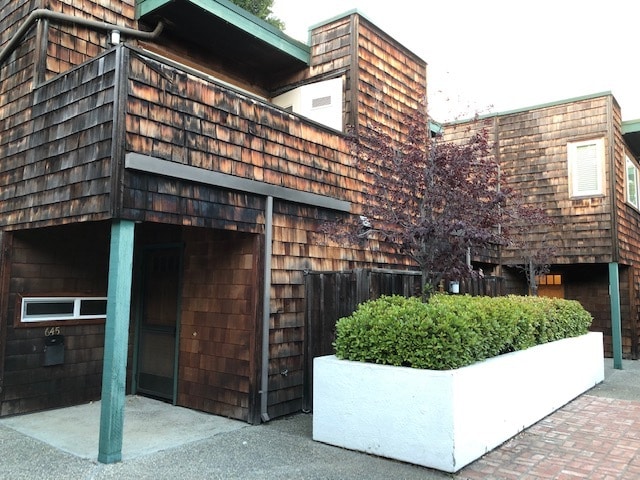 645 Forest Ave in Palo Alto, CA - Foto de edificio - Building Photo