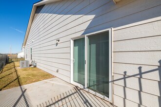 3669 Azalea St in Wichita, KS - Building Photo - Building Photo