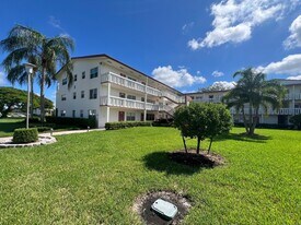 43 Fanshaw Dr in Boca Raton, FL - Building Photo