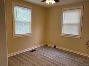 121 Oak Forest Dr in Montgomery, AL - Building Photo - Building Photo