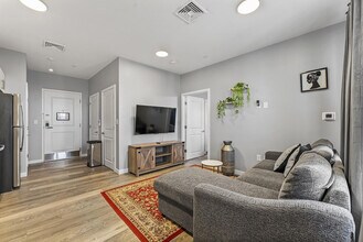 95 Broadway in Everett, MA - Building Photo - Building Photo