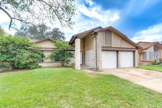 12023 Plumbrook Dr in Houston, TX - Building Photo - Building Photo