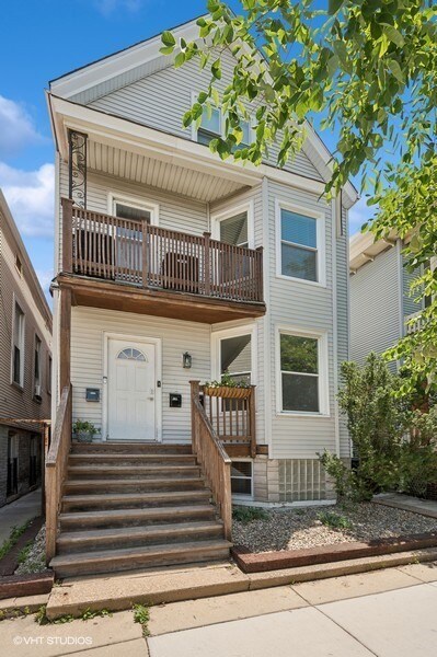 2939 N Ashland Ave in Chicago, IL - Foto de edificio