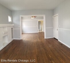 8258 S Langley Ave in Chicago, IL - Foto de edificio - Building Photo