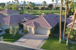 83 N Kavenish Dr in Rancho Mirage, CA - Building Photo