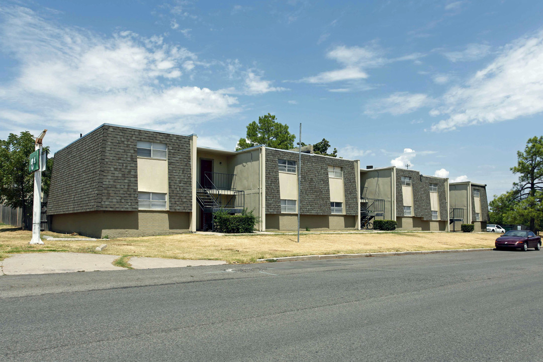 Ashley Square Apartments in Norman, OK - Building Photo