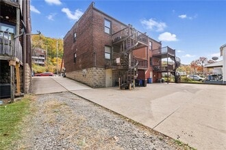 547 W 7th Ave in Homestead, PA - Building Photo - Building Photo