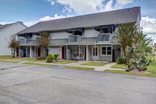 801 Burcale Rd in Myrtle Beach, SC - Building Photo