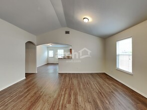 2211 Colorado Bnd in San Antonio, TX - Building Photo - Building Photo