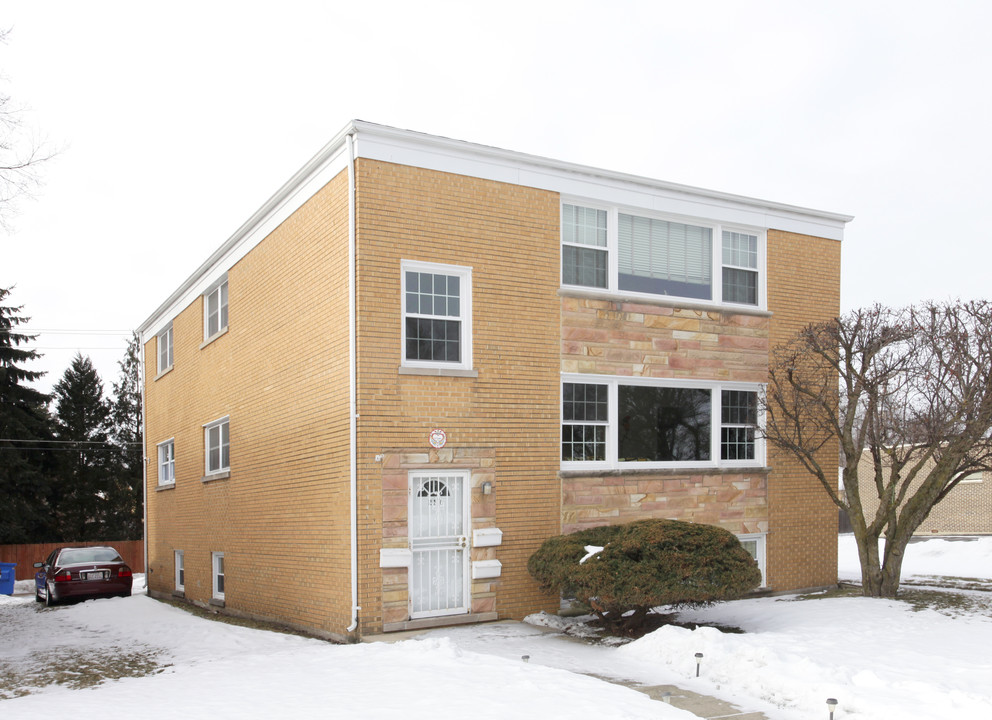 213 W Prospect Ave in Mount Prospect, IL - Building Photo