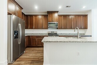 7104 Donatello Dr in Princeton, NJ - Building Photo - Building Photo