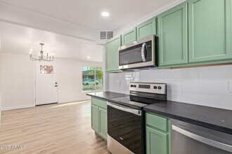 2230 W Cambridge Ave in Phoenix, AZ - Building Photo - Building Photo