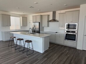 5401 Oceanside Dr in Sacramento, CA - Building Photo - Building Photo
