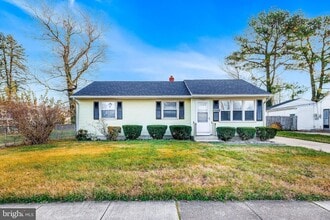 816 Lincoln St in Dover, DE - Foto de edificio - Building Photo