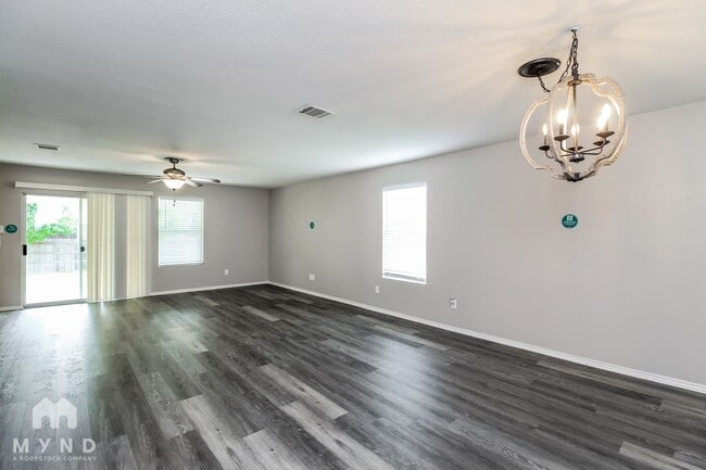 1645 Sequoia Dr in Krum, TX - Building Photo - Building Photo