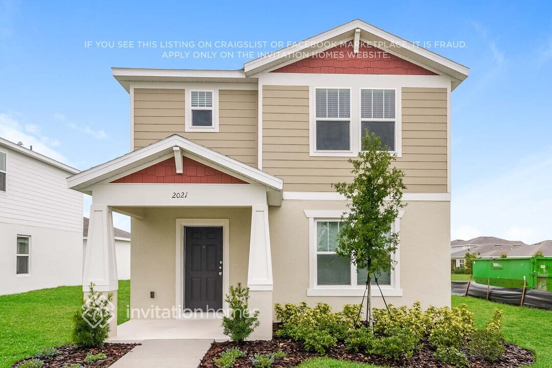 2021 Tohoqua Blvd in Kissimmee, FL - Building Photo