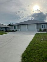 127 Boundary Blvd in Rotonda West, FL - Building Photo