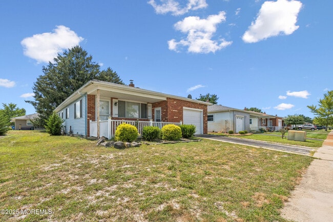 202 Bonaire Dr in Toms River, NJ - Building Photo - Building Photo