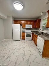 253 Rockaway Dr, Unit B in Randleman, NC - Foto de edificio - Building Photo