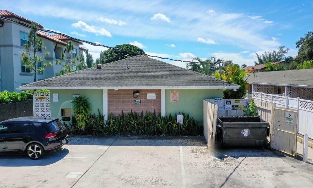 1741 4th Ave N in Lake Worth, FL - Building Photo