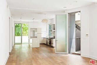 616 Croft Ave in West Hollywood, CA - Building Photo - Building Photo