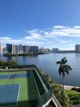 3370 Hidden Bay Dr, Unit 712 in Miami, FL - Building Photo - Building Photo