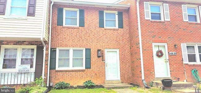 property at 14632 Earlham Ct