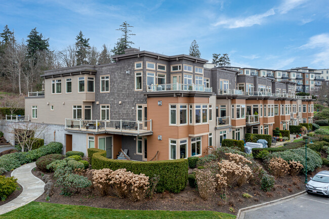 Point Edwards Condominiums in Edmonds, WA - Building Photo - Building Photo