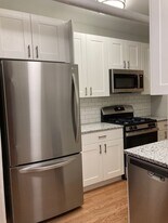 2317 W Chase Ave, Unit 19-3 in Chicago, IL - Building Photo